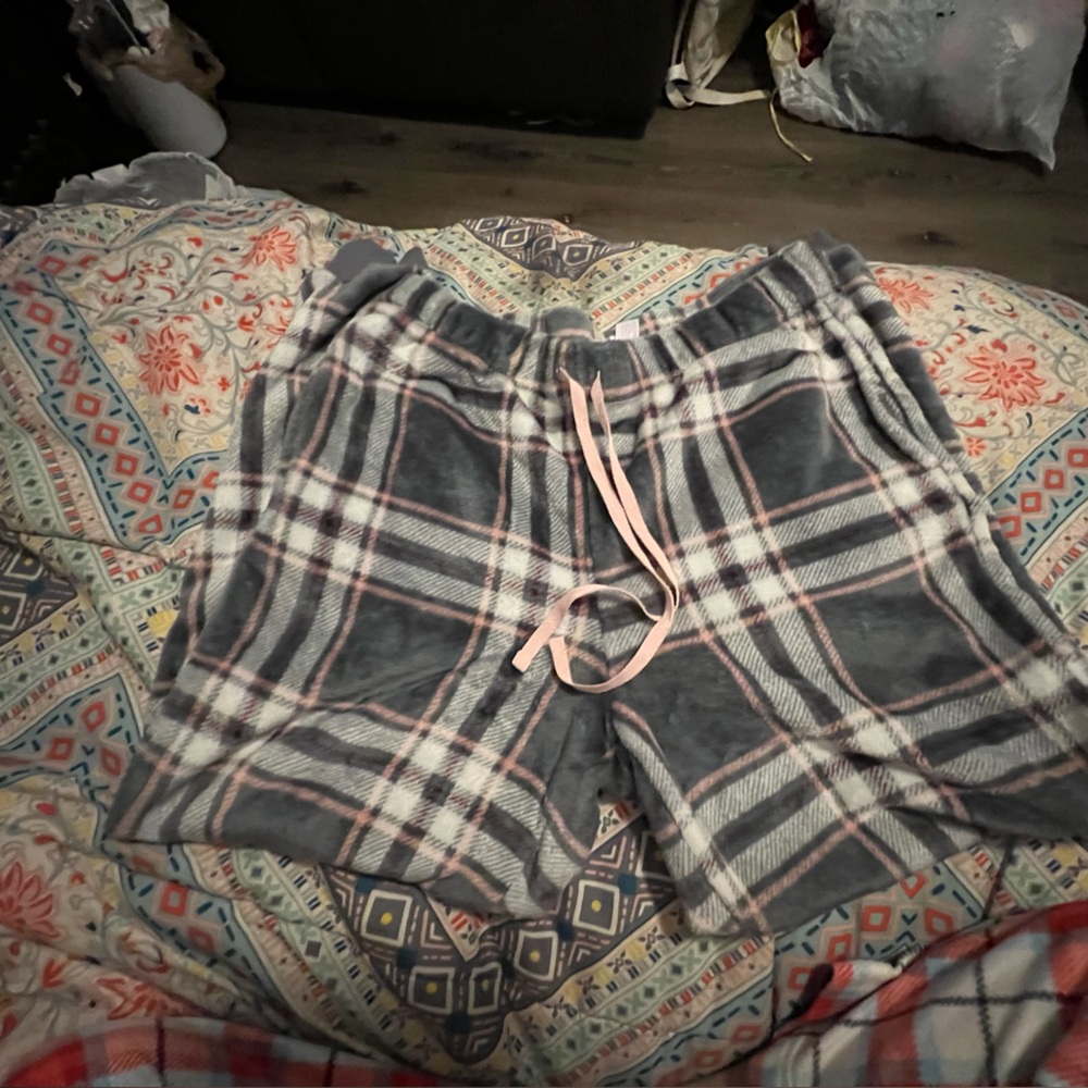 comfy, stretchy plaid pj pants